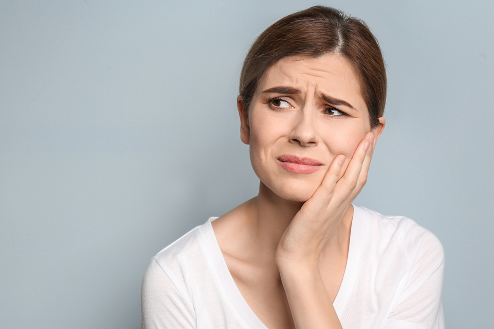 Why are my teeth sensitive in winter?
